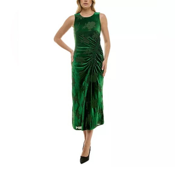 Taylor Dresses & Skirts - NWT-Taylor Elegant Green Sleeveless Dress